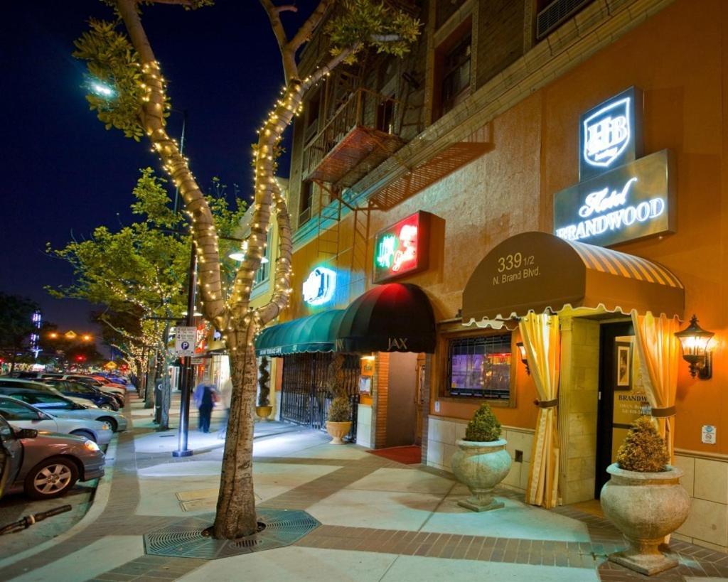 Brand Plaza Hotel Glendale Esterno foto
