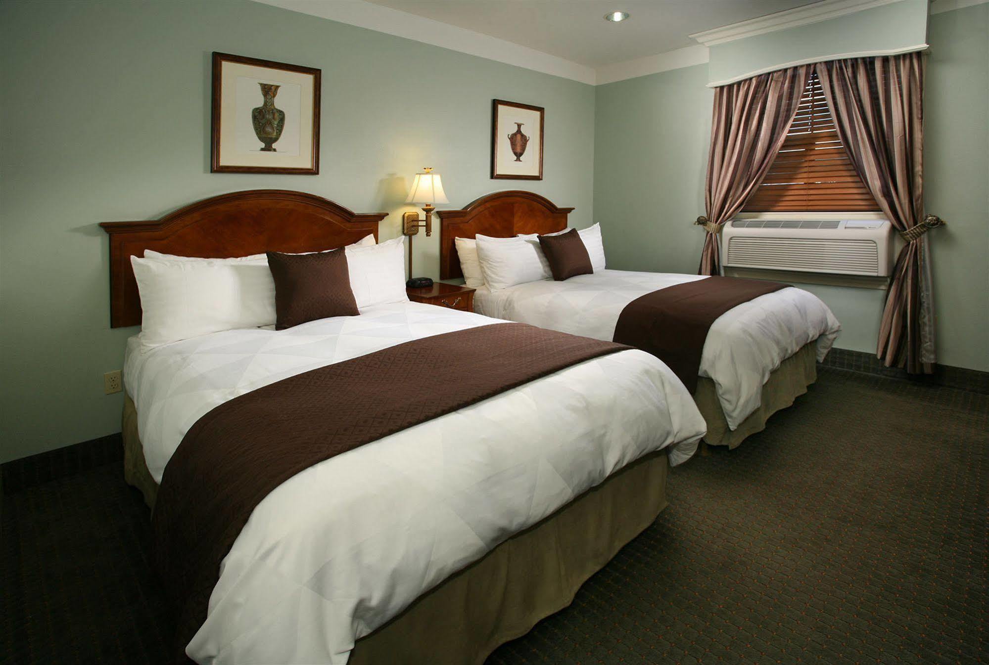 Brand Plaza Hotel Glendale Esterno foto
