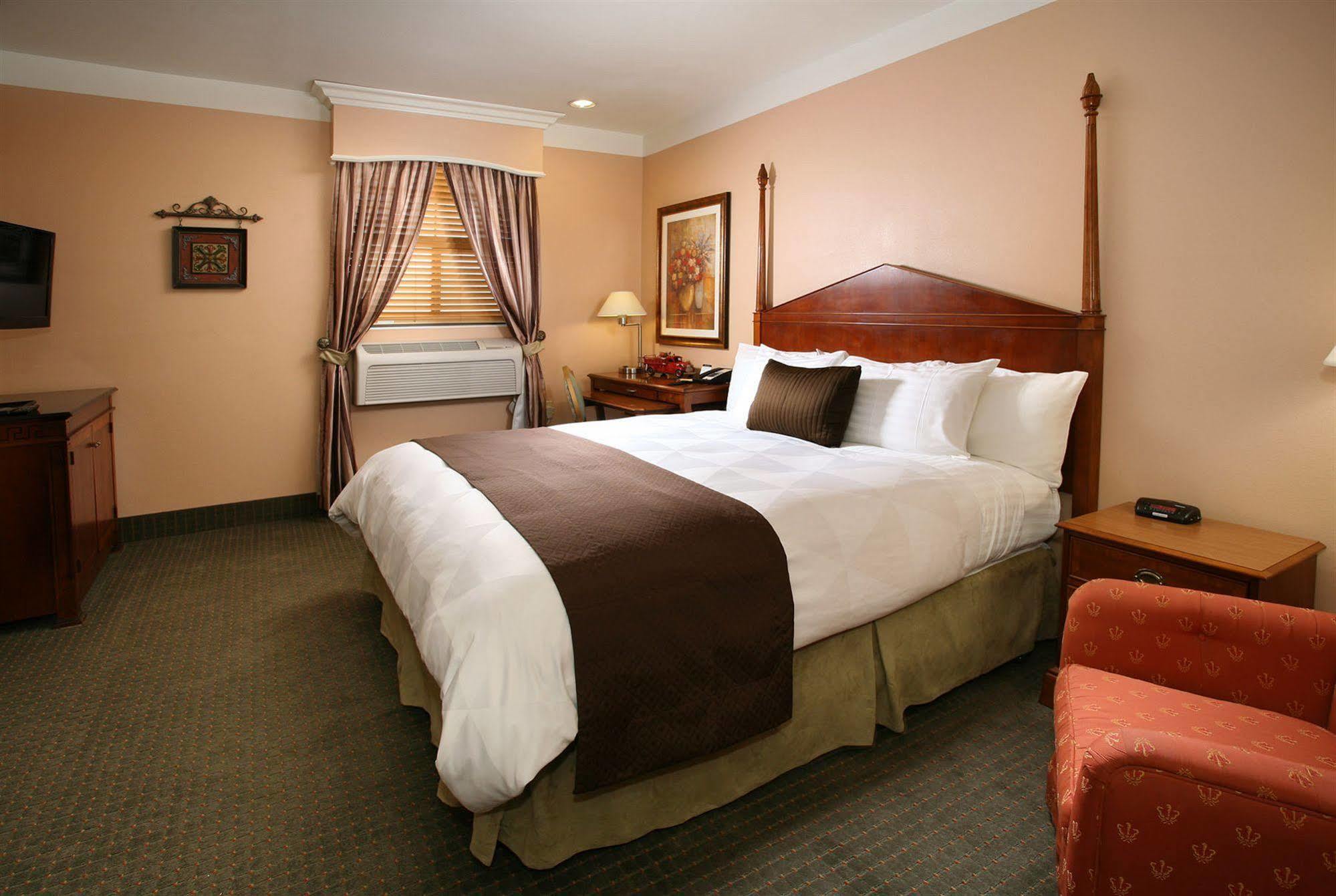 Brand Plaza Hotel Glendale Esterno foto
