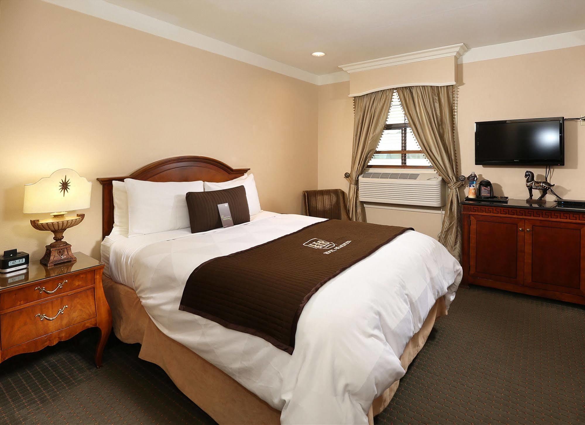 Brand Plaza Hotel Glendale Esterno foto