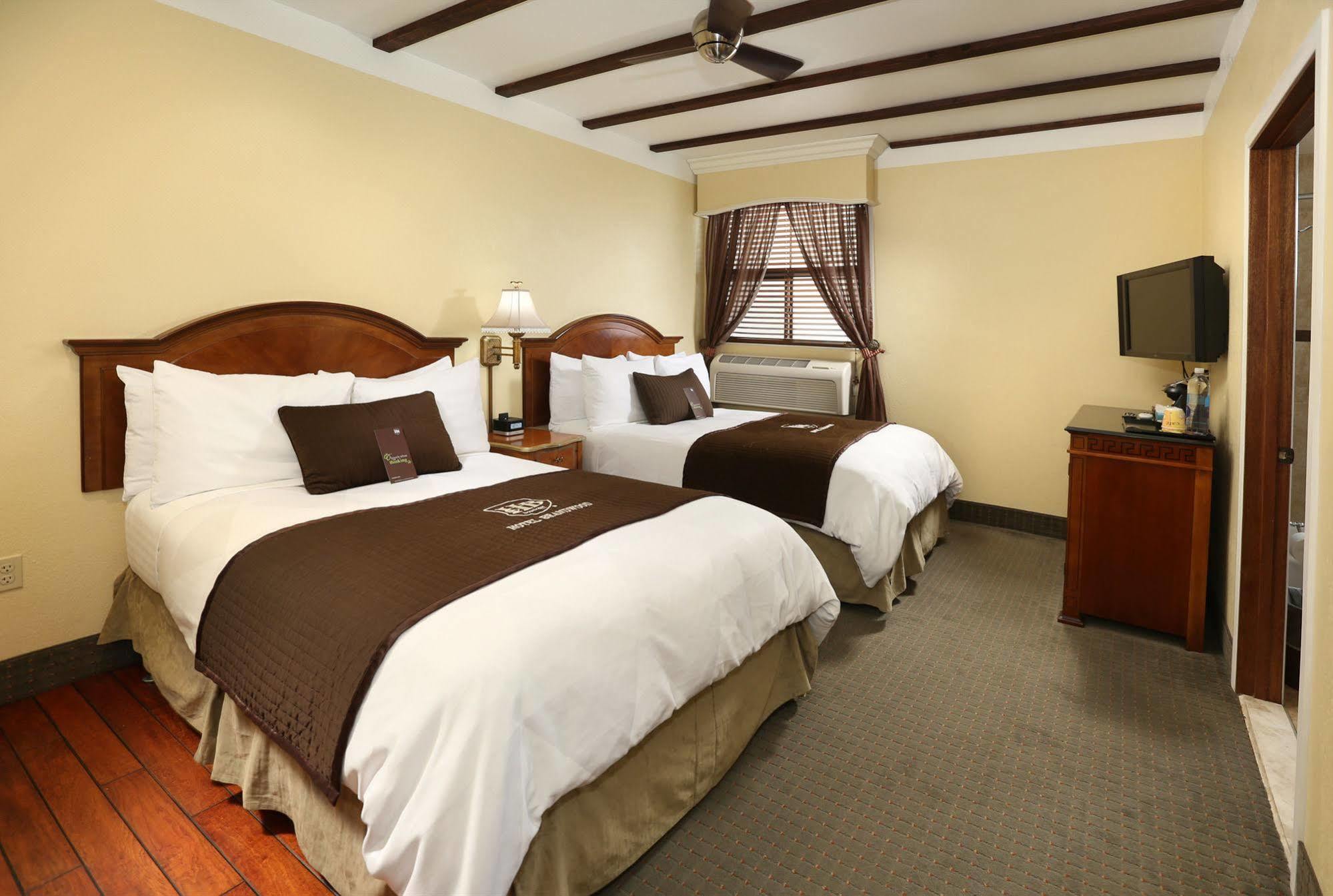 Brand Plaza Hotel Glendale Esterno foto