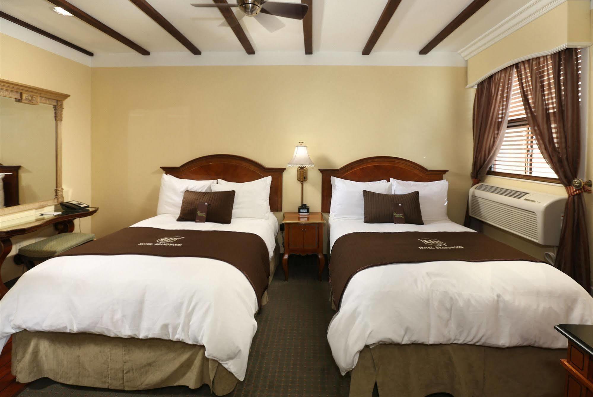 Brand Plaza Hotel Glendale Esterno foto