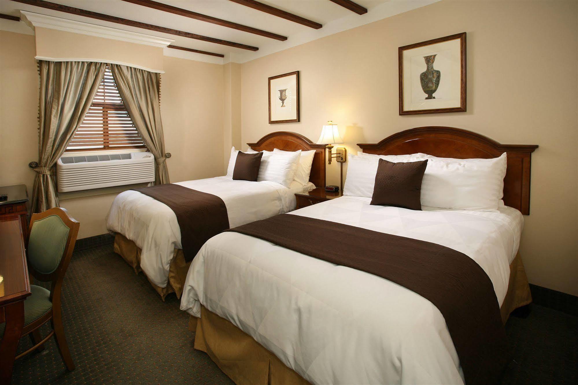 Brand Plaza Hotel Glendale Esterno foto
